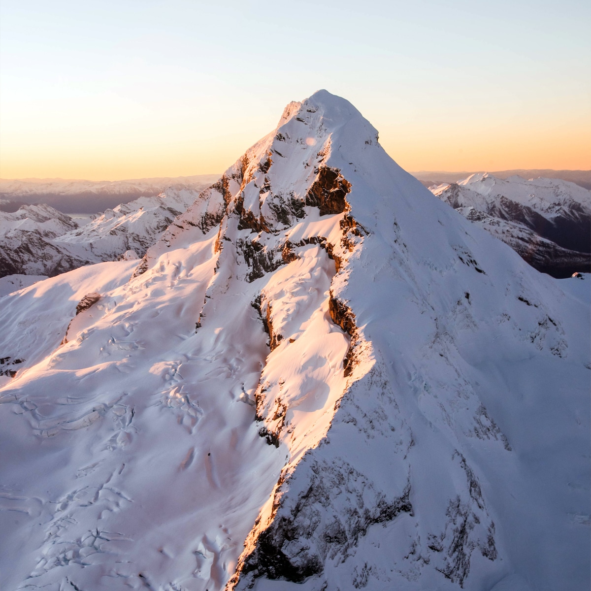 Destinations-Sunrise-Mt-Aspiring