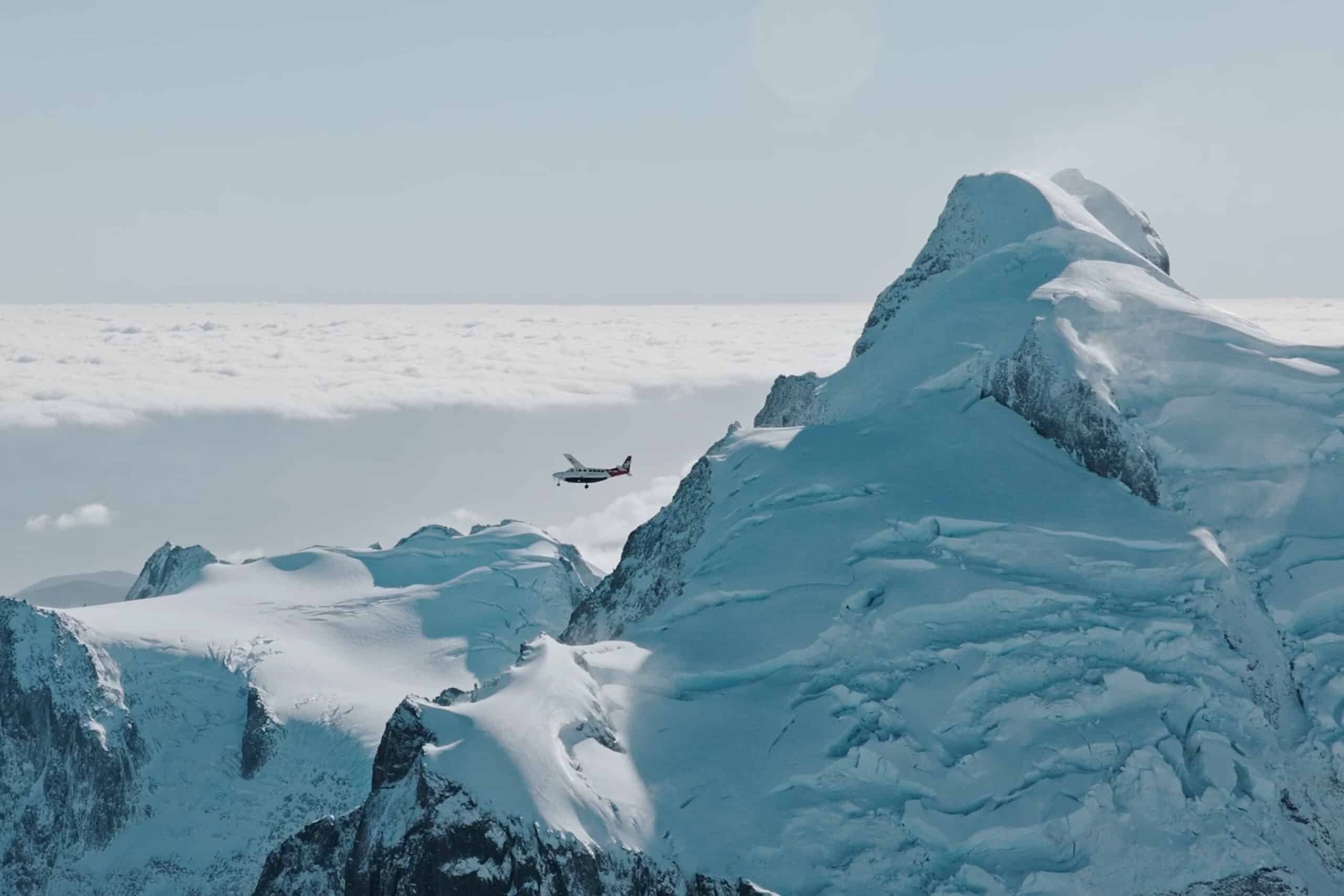 Flying-to-Milford-Sound