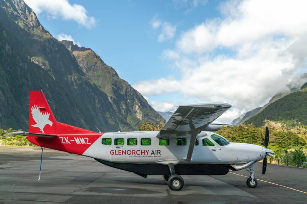 zk-mmz-parked-up-at-milford-sound-glenorchy-air